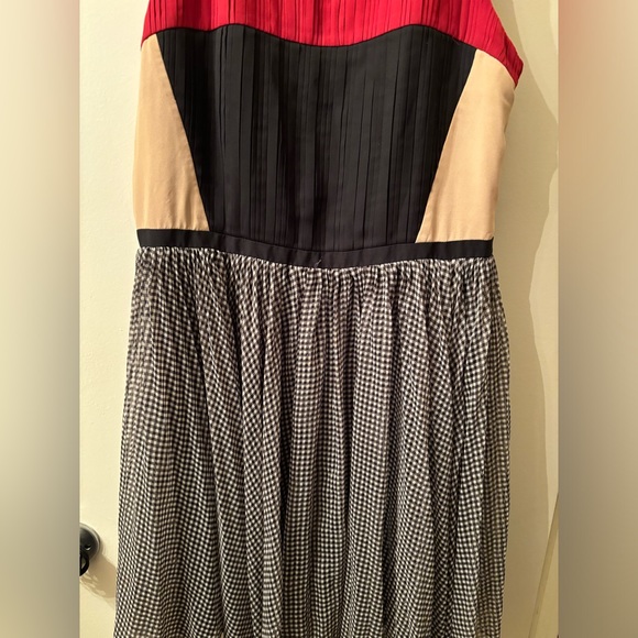 Medium Women’s Greylin Dress - Picture 4 of 9